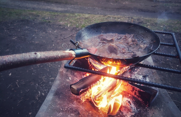 焚き火フライパンのおすすめ人気ランキング8選！キャンプで美味しいご飯を作ろう