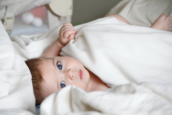 寝返り防止クッションのおすすめランキング6選！生後4ヶ月から1歳まで使える