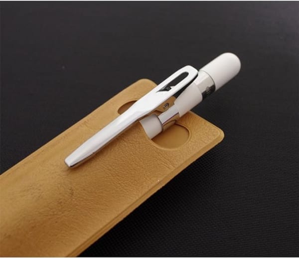 白いApple pencil用クリップ