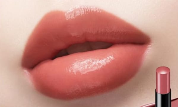赤系のリップ