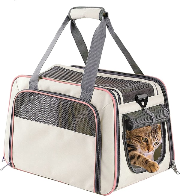 ボストン型の猫用キャリーバッグ