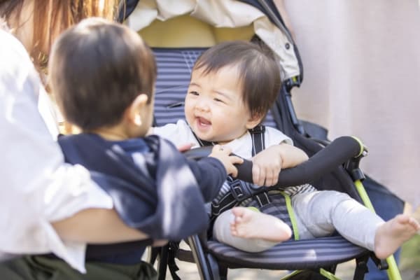 ベビーカーに乗った子ども