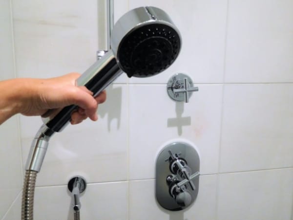 【節水・美容に】シャワーヘッドのおすすめ人気ランキング15選！交換のやり方や掃除方法も解説