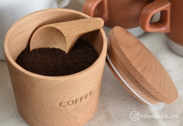 木製のコーヒーキャニスター