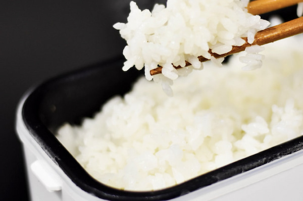 弁当箱炊飯器で炊いた白米